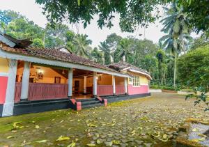 Chandragiri Heritage Bungalow and Cottages