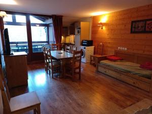 Appartements Appartement a Brides-les-Bains, 3 pieces, 8 pers, 56 m², balcon, parking, Wi-Fi inclus - FR-1-512-251 : photos des chambres
