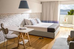 Junior Suite with Balcony and Sea View room in TUI BLUE Makarska