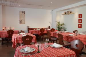 Hotels Les Portes de la Vallee : photos des chambres