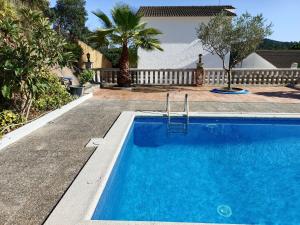 Bright Villa in Vidreres with Private Pool and Jacuzzi