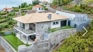 Stunning 1-Bed House in Estreito da Calheta - Venda do Atalhinho