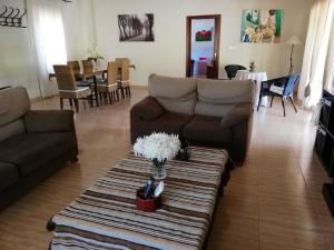 Spacious Villa with Private Pool, Mountain View, in Ubriquea