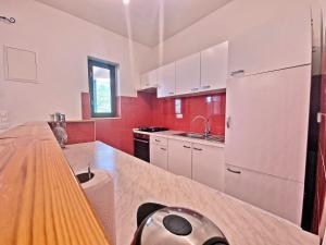 Apartman Irena with terase end private parking