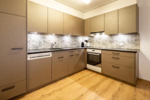 LAAX Homes - Val Signina 3-28