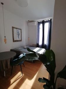 New Cozy Studio 7 Metro stops to DUOMO!