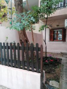 ΔΙΑΜΕΡΙΣΜΑ ΜΕ κηπο στο ΚΕΝΤΡΟ