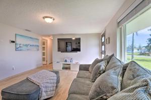 Updated Bradenton Home Fire Pit, Fenced Yard