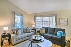 Stunning Anchorage Townhome about 5 Mi to Dtwn!