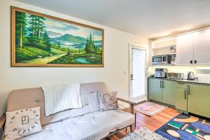 2 Mi to Capitol Hill, Walk to SU! Quaint Retreat