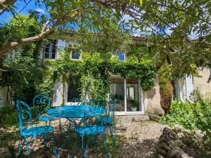 Maison charmante avec terrasse, jardin clos, barbecue, près de la Charente - 3 ch, 2 sdb - FR-1-653-31 - Mérignac