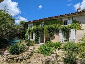 Maisons de vacances Gite Graves-Saint-Amant, 4 pieces, 5 personnes - FR-1-653-31 : photos des chambres