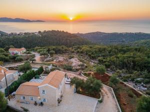 Fiscardo Luxury Stone Villa Suzana ,with sunset view!