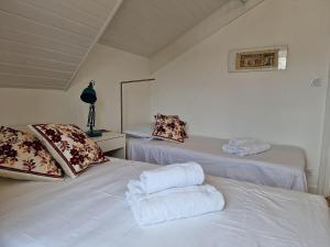 Maisons de vacances Vacation home, Plougasnou : photos des chambres