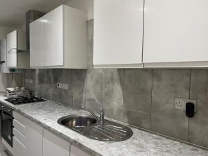 BEAUTIFUL ROOMS ONLY FEW STEPS AWAY FROM BRUCE GROVE TOTTENHAM STADIUM