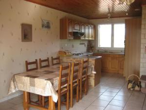 Maisons de vacances Gite Fontenoy-le-Chateau, 3 pieces, 4 personnes - FR-1-589-24 : photos des chambres