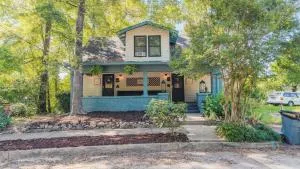 King bed open floorplan in heart of Bham - Mountain Brook