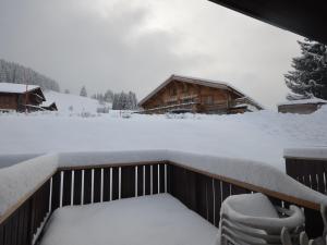 Appartement confortable pour 6 avec balcon et parking aux Gets - FR-1-623-120