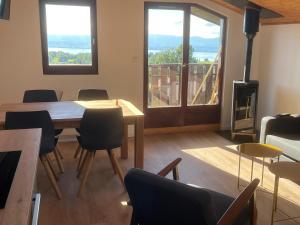 Appartements Cozy 2 bedroom apartment in ski resort, panoramic lake view : photos des chambres