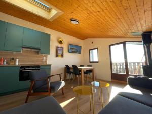 Appartements Cozy 2 bedroom apartment in ski resort, panoramic lake view : photos des chambres