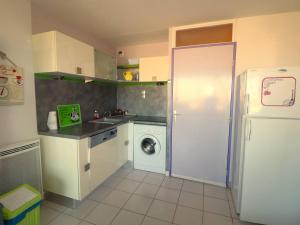 Appartement 2 Pièces Cabine avec Terrasse, Clim, Piscine et Proche Plage - 6 Couchages - FR-1-307-147