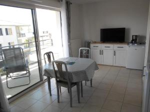 Appartement 2 pièces, terrasse, parking privé, proche plage et centre, Grau-du-Roi - FR-1-250-174