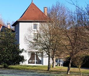 Maisons de vacances Dependance dans maison bourgeoise campagne Lyonnaise : photos des chambres