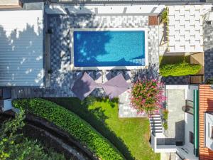 The Oasis - Family-Friendly Holiday Home with Heated Pool