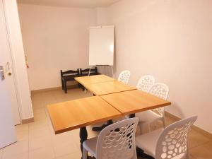 Hotels Coliwork Le Saint Romain : photos des chambres