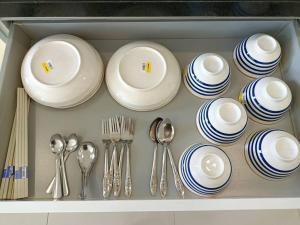 DPristine 2BR walking to Legoland Netflix by STAY