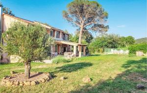 Maisons de vacances Awesome Home In Gonfaron : photos des chambres