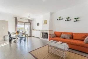 Best Houses 05 - The Best Location - Ferrel