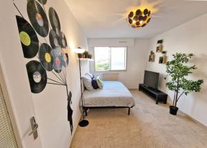 GregBnb - Studio Design 25m2 - Ascenseur - WiFi - 10Min Gare