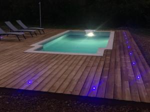 La Bastide des Écureuils-Piscine & Jardin Privé à Prayssac