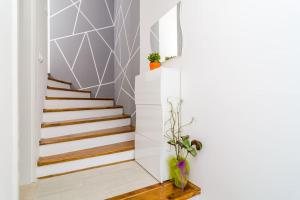 Sea view apartment 10 minutes walk from old city