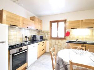 Chalet 6 pièces, 8 pers, proche centre, WIFI - FR-1-608-4