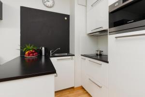 Warsaw Bemowo Modern Apartment Dywizjonu 303 by Renters