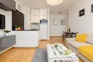 Warsaw Bemowo Modern Apartment Dywizjonu 303 by Noclegi Renters