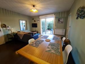Appartement cosy à Arès - 40 m² - Jardin clôturé