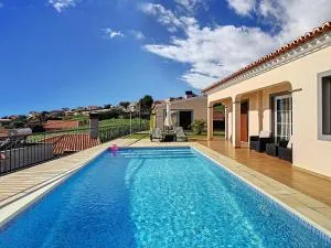 Casa Del Sol by LovelyStay - Relógio do Poiso