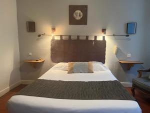 Hotels Le Grand Monarque Donzy : photos des chambres