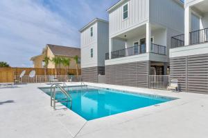 Amazing new house - steps away from beach!