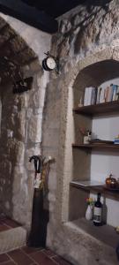 LA CHASCONA DI FARNESE casa di tufo nel borgo