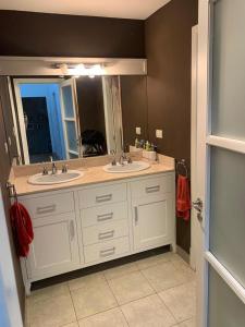 Casa grande con pileta zona B. los TroncosPlaya chica