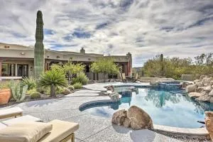 Cave Creek Oasis with Putting Green, Spa and Mtn View! - 洞溪