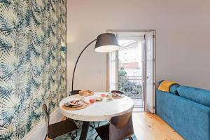 Oporto Colorful Flat