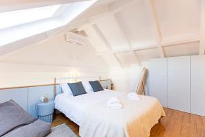 O Aleph, irresistible duplex apt. wAC and balcony