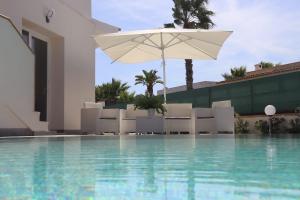 "The Pearl of Sicily" with new salt pool 50m from the beach