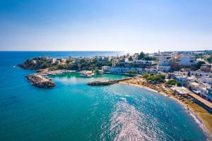 ANASSA HOME A Spacious Cretan House Next To The Sea, Family and Couple Friendly with Terrace in Makry Gialos & Ierapetra