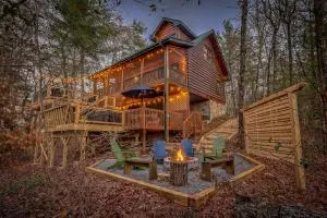 Golden Eagle GA Cabin - Hot Tub, Firepit & Fast WiFi - Lucius